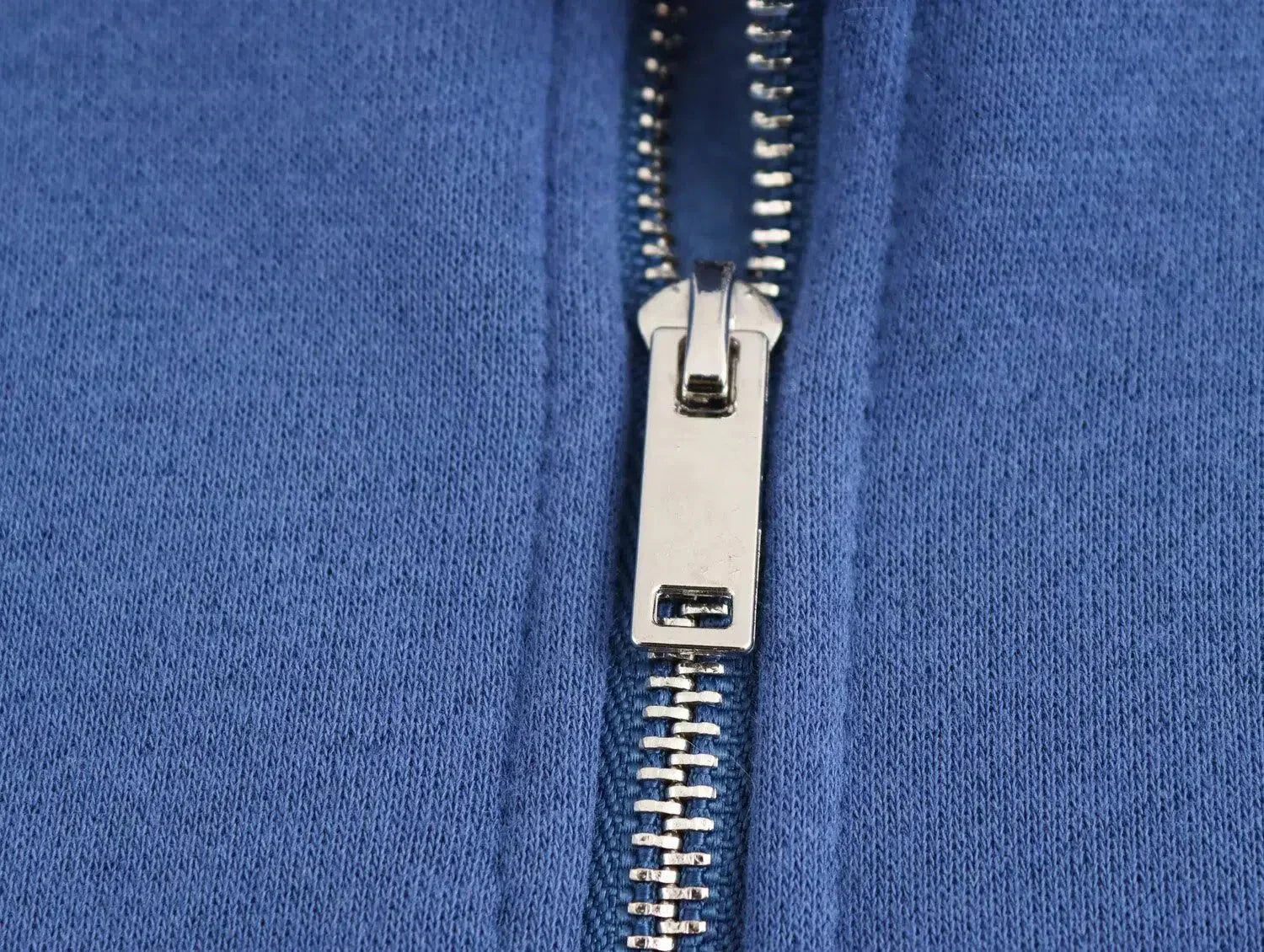 Damaris – Half-zip trui en broek met boorden – LA-loungeset